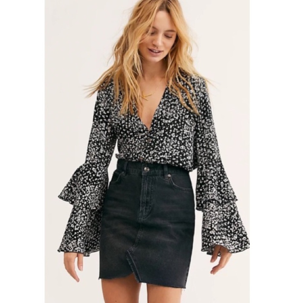 We The Free distressed black denim skirt 25” waist